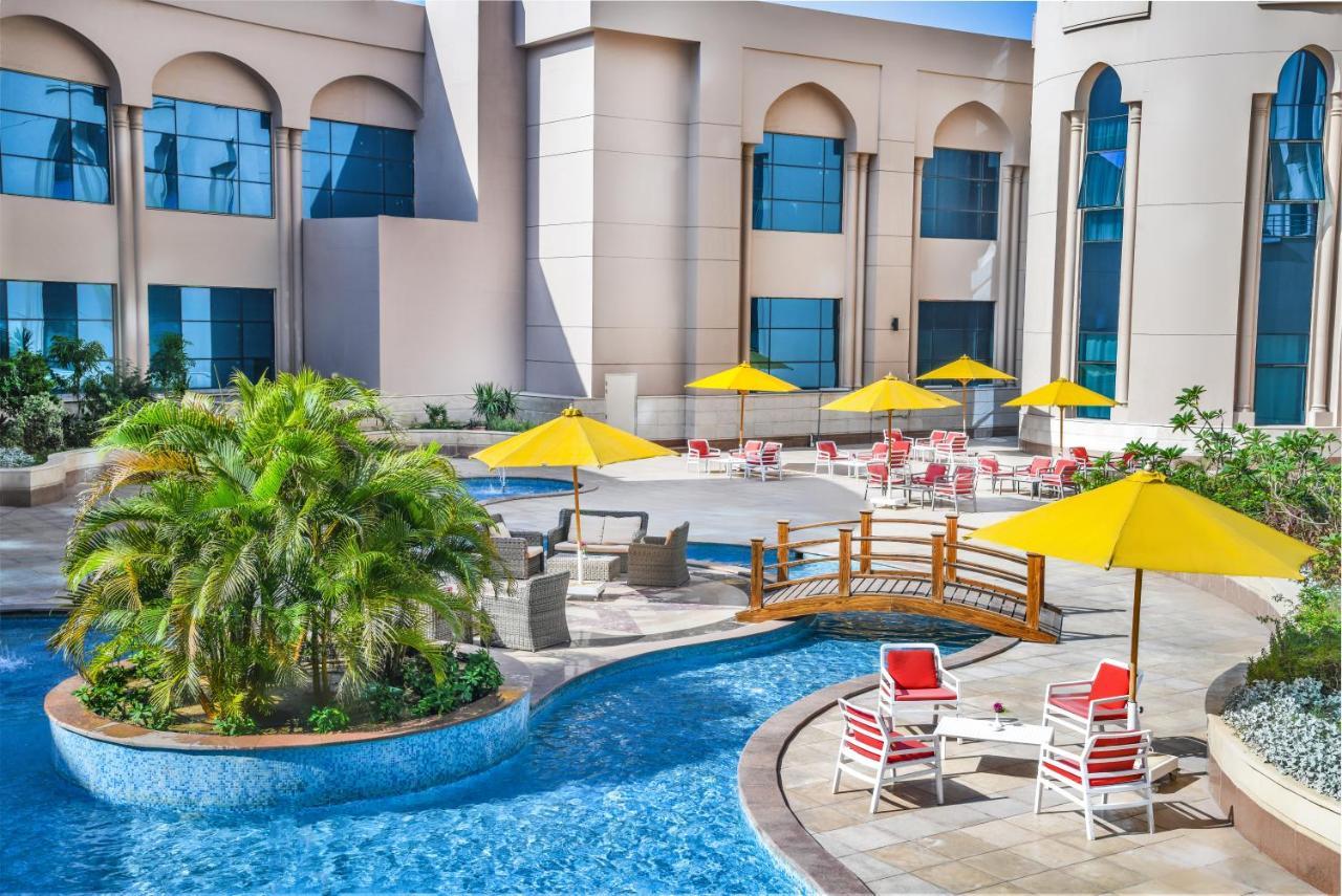 Tolip Golden Plaza Otel 5*