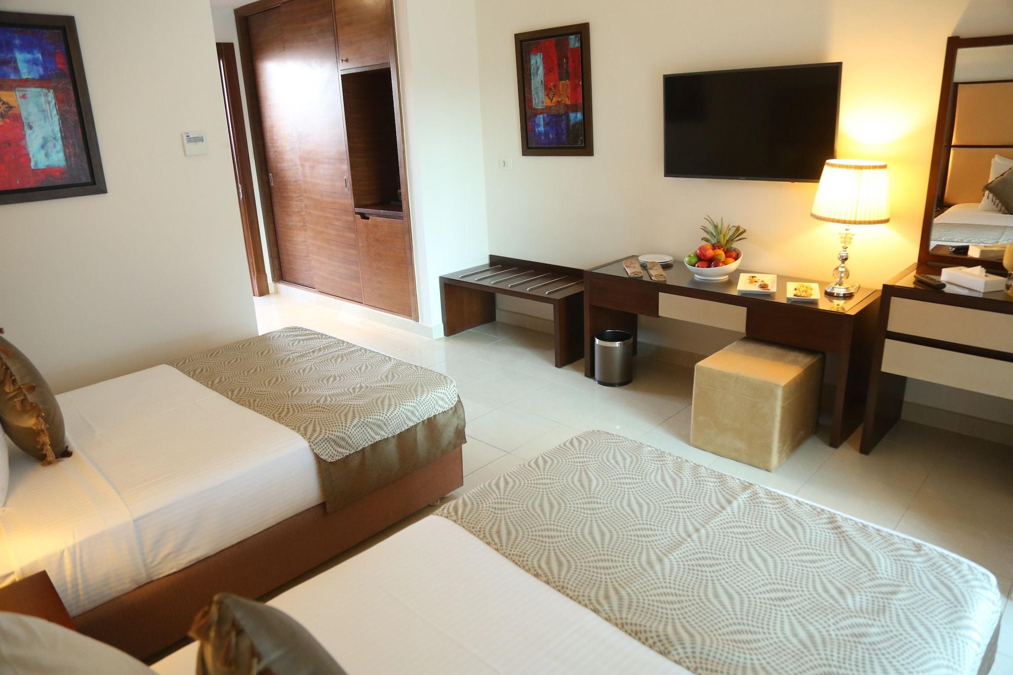 Tolip Golden Plaza Otel 5*