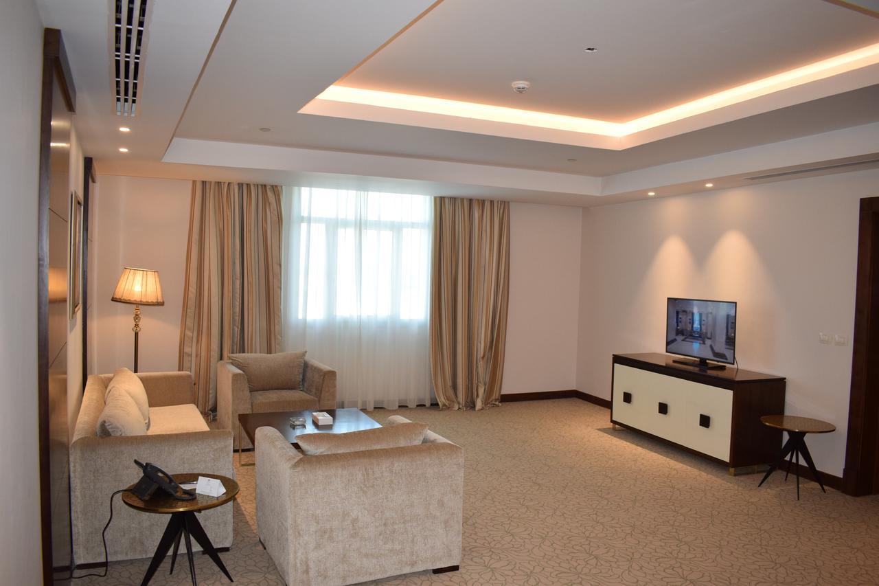 Tolip Golden Plaza 5*